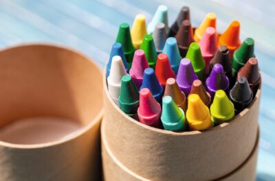Crayon Day. Kolorowa lekcja z kredkami